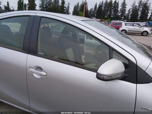 45158432 :رقم المزاد ، JTDKDTB37D1551340 vin ، 2013 Toyota Prius C Three مزاد بيع