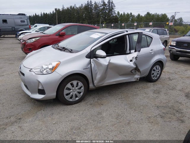 45158432 :رقم المزاد ، JTDKDTB37D1551340 vin ، 2013 Toyota Prius C Three مزاد بيع