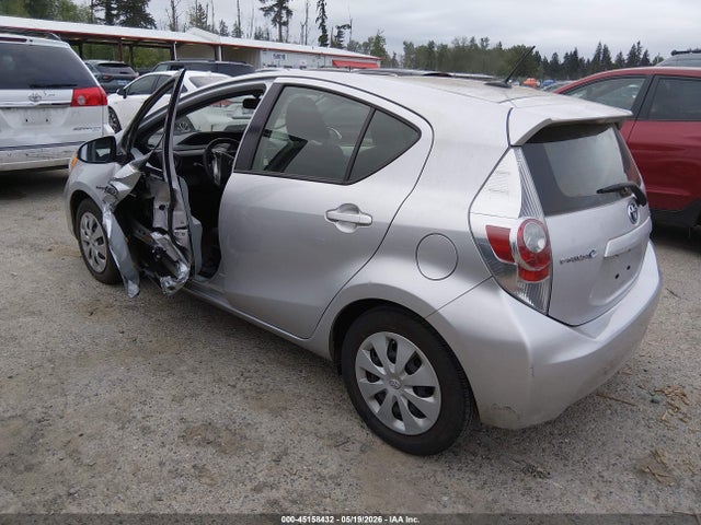 45158432 :رقم المزاد ، JTDKDTB37D1551340 vin ، 2013 Toyota Prius C Three مزاد بيع