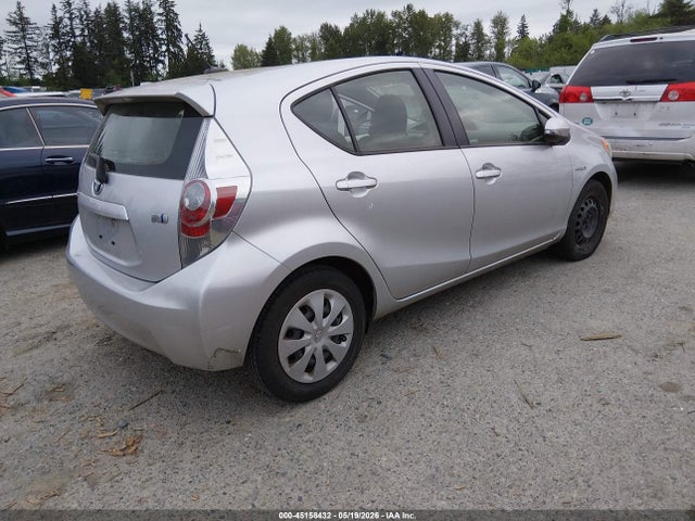 45158432 :رقم المزاد ، JTDKDTB37D1551340 vin ، 2013 Toyota Prius C Three مزاد بيع