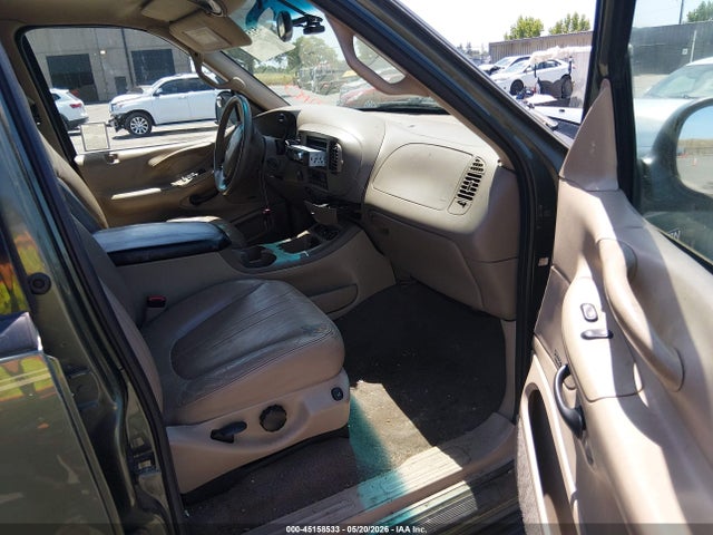 45158533 :رقم المزاد ، 1FMPU18LXYLA56668 vin ، 2000 Ford Expedition Eddie Bauer مزاد بيع