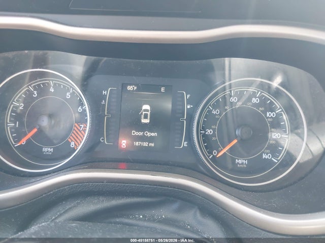 45158751 :رقم المزاد ، 1C4PJMCS0FW635208 vin ، 2015 Jeep Cherokee Latitude مزاد بيع