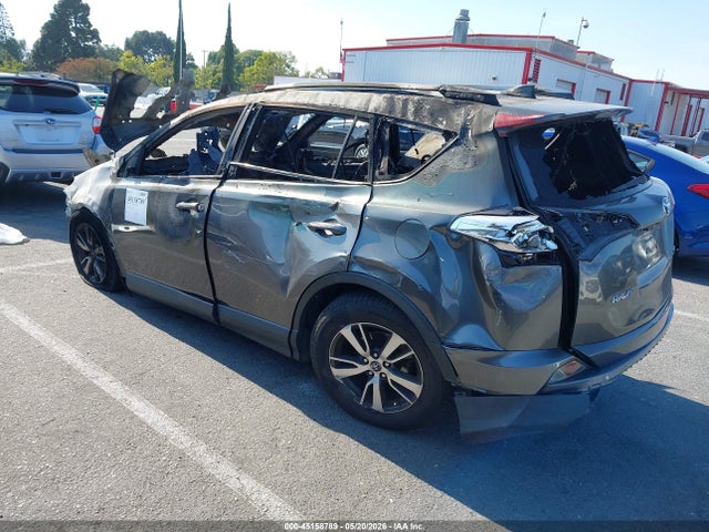 Toyota Rav4 Xle 2017 JTMWFREV4HJ114638 Image 3
