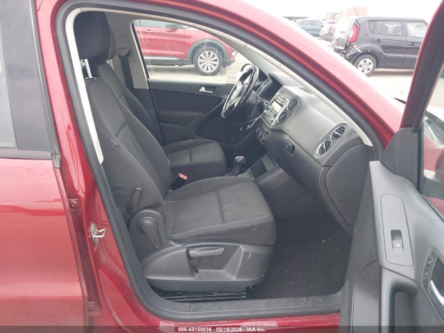 2014 Volkswagen Tiguan S მანქანა იყიდება აუქციონზე, vin: WVGAV3AX7EW035928, აუქციონის ნომერი: 45158836