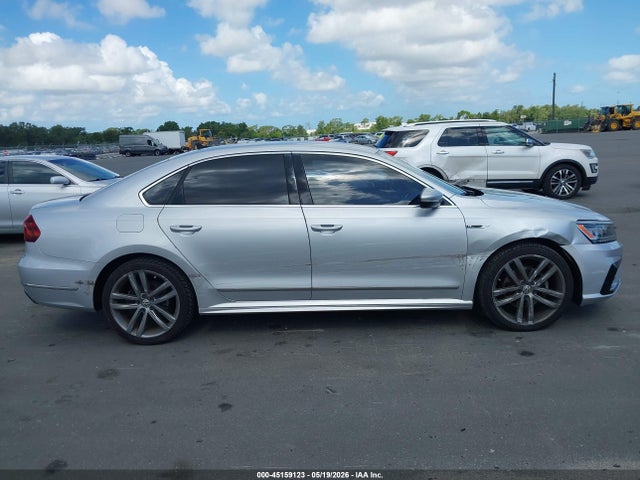 Продаж на аукціоні авто 2017 Volkswagen Passat 1.8t R-line, vin: 1VWDT7A36HC068403, номер лоту: 45159123
