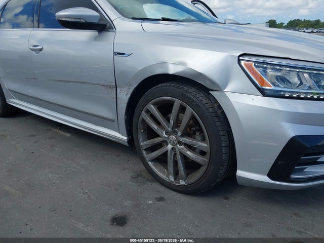 Продаж на аукціоні авто 2017 Volkswagen Passat 1.8t R-line, vin: 1VWDT7A36HC068403, номер лоту: 45159123