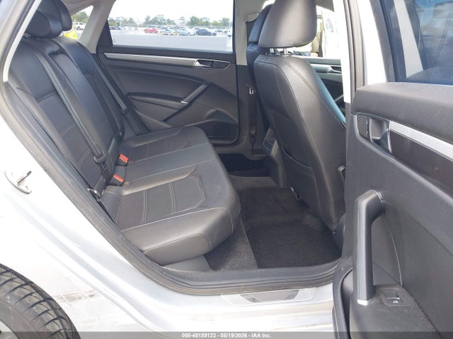 Продаж на аукціоні авто 2017 Volkswagen Passat 1.8t R-line, vin: 1VWDT7A36HC068403, номер лоту: 45159123