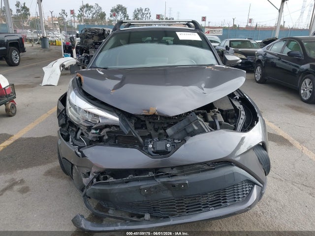 JTNKHMBX0L1084639 Toyota C-HR XLE