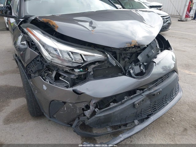 JTNKHMBX0L1084639 Toyota C-HR XLE