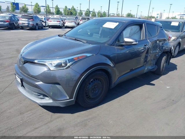Toyota C-HR LE 2019 JTNKHMBX3K1060592 Image 2
