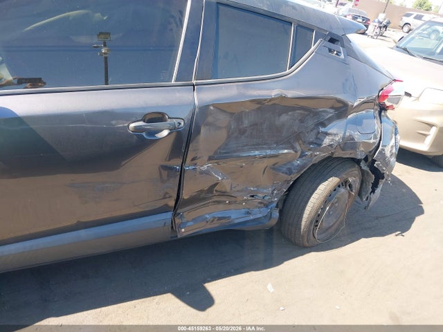 Toyota C-HR LE 2019 JTNKHMBX3K1060592 Image 6