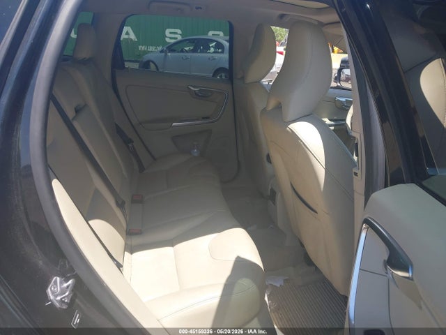 2015 Volvo Xc60 T5 Platinum მანქანა იყიდება აუქციონზე, vin: YV4612RM1F2636123, აუქციონის ნომერი: 45159336
