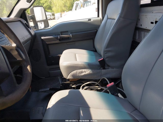 2015 Ford F-550 Chassis Xl მანქანა იყიდება აუქციონზე, vin: 1FDUF5HT0FEB04992, აუქციონის ნომერი: 45159473