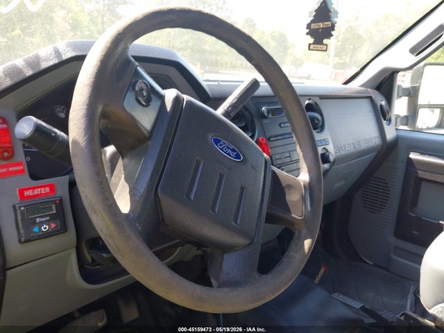2015 Ford F-550 Chassis Xl მანქანა იყიდება აუქციონზე, vin: 1FDUF5HT0FEB04992, აუქციონის ნომერი: 45159473