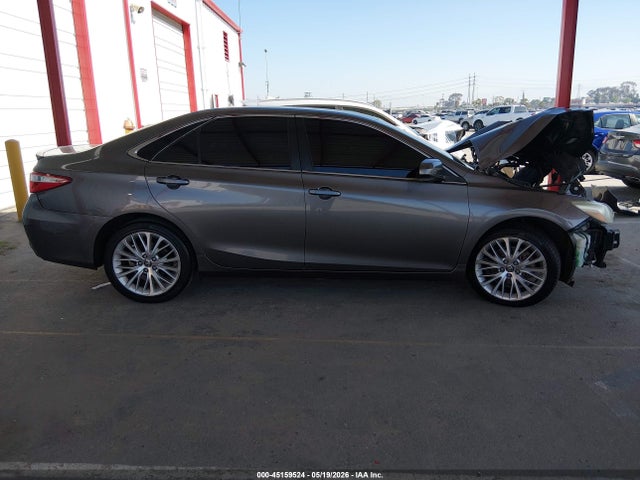 4T1BF1FK2HU643018 Toyota CAMRY SE