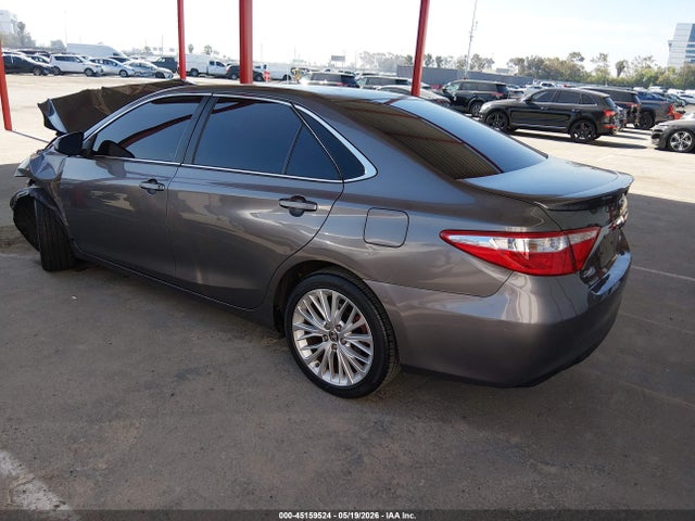 4T1BF1FK2HU643018 Toyota CAMRY SE