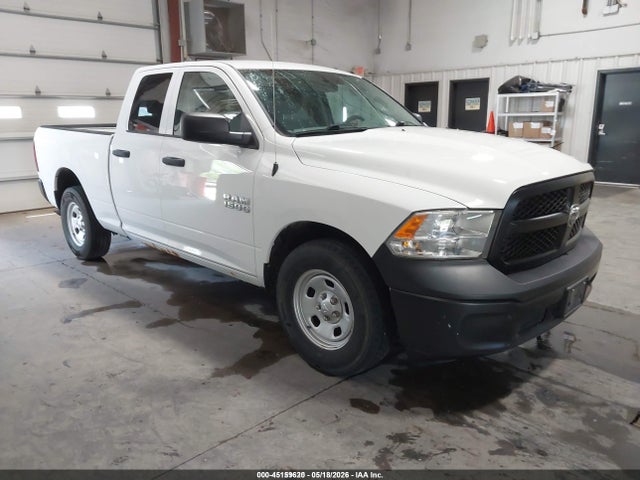 RAM 1500 Tradesman 4x2 6'4 Box 2017 1C6RR6FG2HS614799 главное изображение