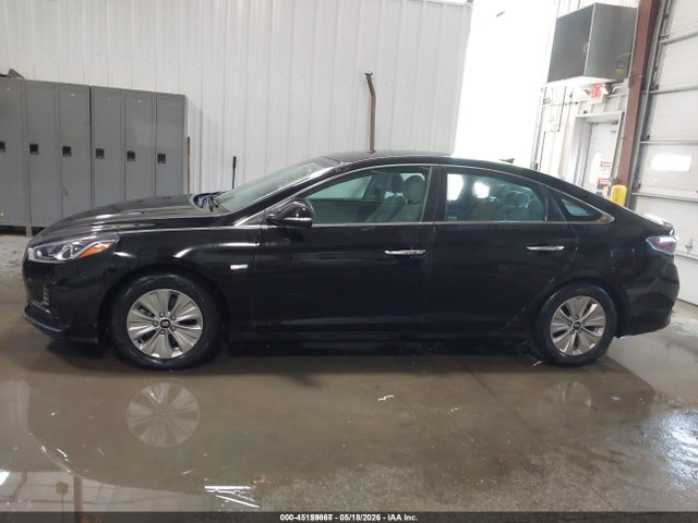 Продажа на аукционе авто 2018 Hyundai Sonata Hybrid Se, vin: KMHE24L36JA083745, номер лота: 45159867