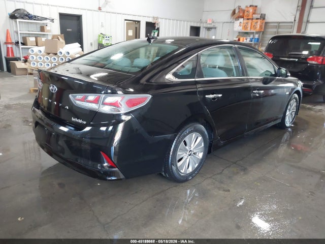 Продажа на аукционе авто 2018 Hyundai Sonata Hybrid Se, vin: KMHE24L36JA083745, номер лота: 45159867