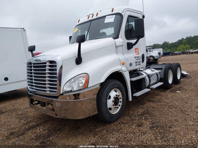 45159896 :رقم المزاد ، 3AKJGEDV8JSKC1275 vin ، 2018 Freightliner Cascadia 125 مزاد بيع