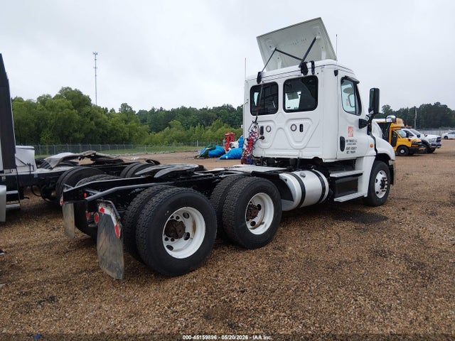 45159896 :رقم المزاد ، 3AKJGEDV8JSKC1275 vin ، 2018 Freightliner Cascadia 125 مزاد بيع