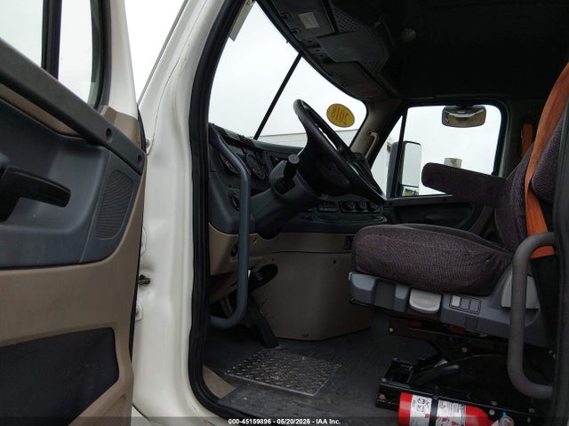 45159896 :رقم المزاد ، 3AKJGEDV8JSKC1275 vin ، 2018 Freightliner Cascadia 125 مزاد بيع