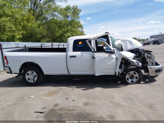 3C6UR5HJ9NG127843 RAM 2500 Tradesman 4x4 8&#039; Box