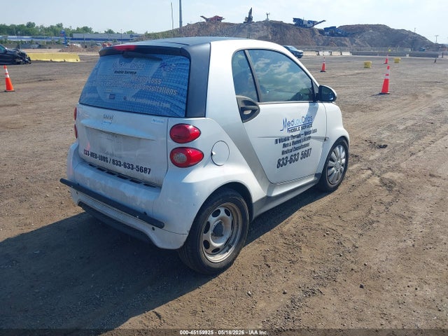 Продажа на аукционе авто 2015 Smart Fortwo Pure, vin: WMEEJ3BA9FK809845, номер лота: 45159925