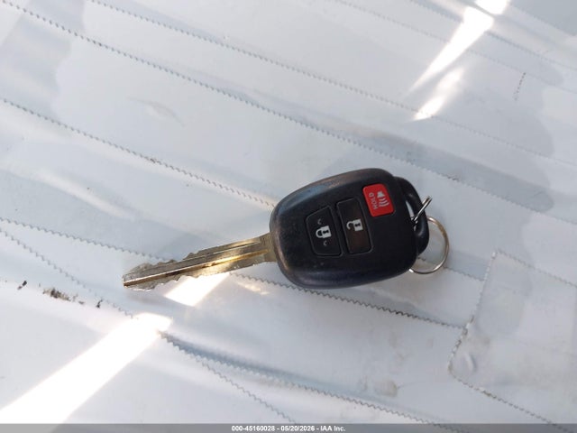 2017 Toyota Rav4 Le მანქანა იყიდება აუქციონზე, vin: JTMZFREV7HJ139711, აუქციონის ნომერი: 45160028