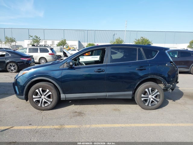 2017 Toyota Rav4 Le მანქანა იყიდება აუქციონზე, vin: JTMZFREV7HJ139711, აუქციონის ნომერი: 45160028