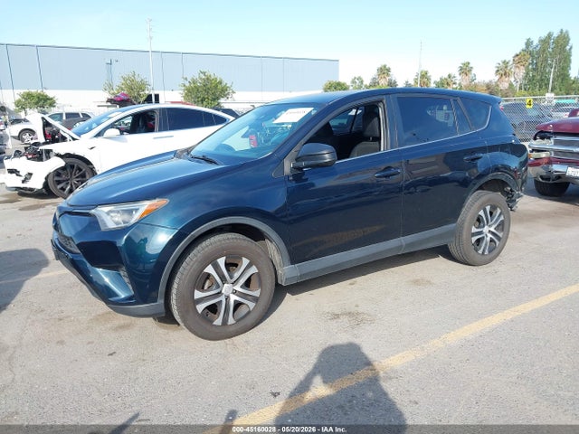 2017 Toyota Rav4 Le მანქანა იყიდება აუქციონზე, vin: JTMZFREV7HJ139711, აუქციონის ნომერი: 45160028