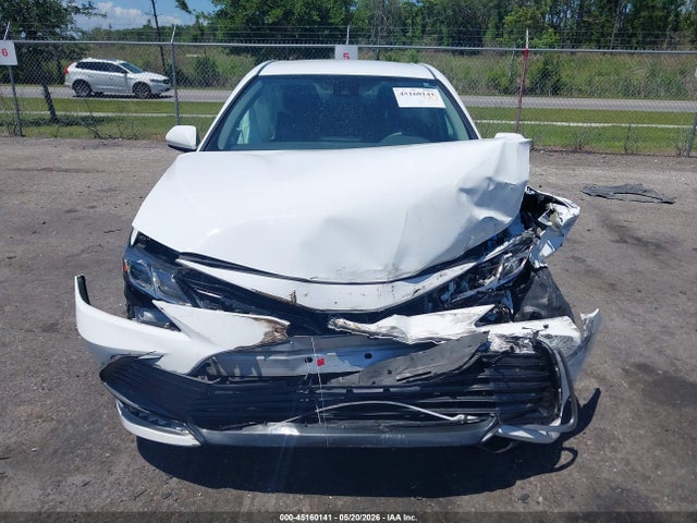 2022 Toyota Camry Le Hybrid მანქანა იყიდება აუქციონზე, vin: 4T1C31AK2NU578011, აუქციონის ნომერი: 45160141