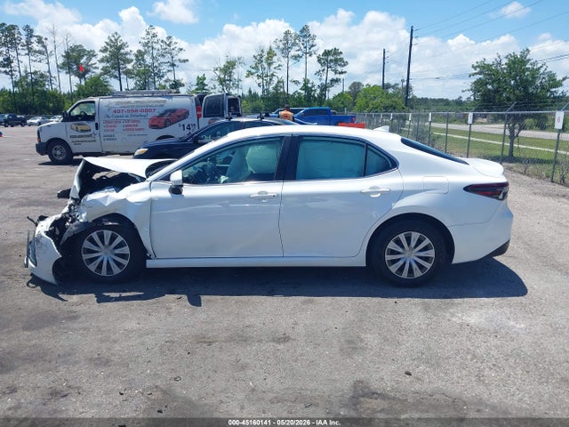 2022 Toyota Camry Le Hybrid მანქანა იყიდება აუქციონზე, vin: 4T1C31AK2NU578011, აუქციონის ნომერი: 45160141