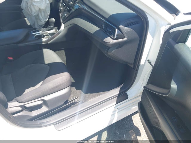 2022 Toyota Camry Le Hybrid მანქანა იყიდება აუქციონზე, vin: 4T1C31AK2NU578011, აუქციონის ნომერი: 45160141