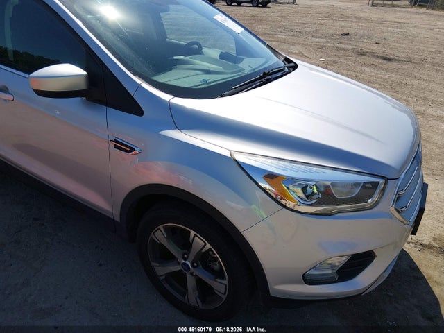 1FMCU9GDXHUA76713 Ford ESCAPE SE