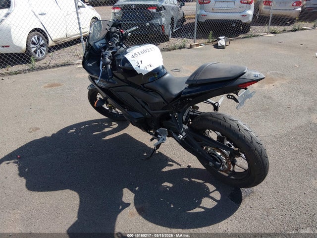 Yamaha Yzfr3 A 2023 MH3RH18Y6PK012153 Image 3