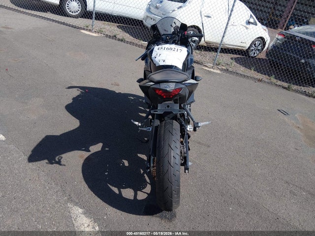 Yamaha Yzfr3 A 2023 MH3RH18Y6PK012153 Image 6