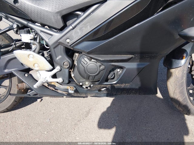 Yamaha Yzfr3 A 2023 MH3RH18Y6PK012153 Image 8