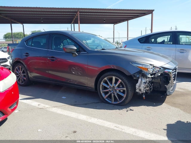 3MZBN1L39JM245963 Mazda Mazda3 Touring