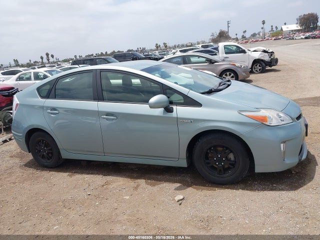 Toyota Prius Two 2014 JTDKN3DU2E1835950 Image 13