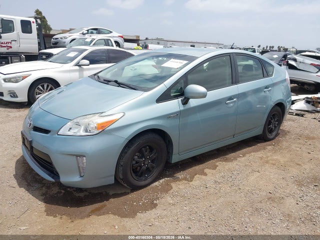 Toyota Prius Two 2014 JTDKN3DU2E1835950 Image 2