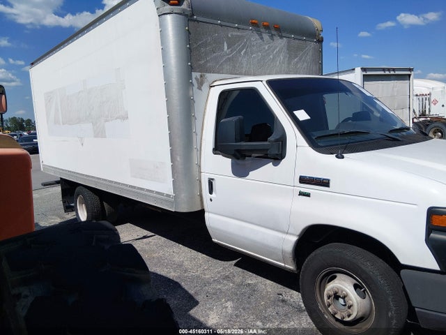 45160311 :رقم المزاد ، 1FDWE3FLXFDA22339 vin ، 2015 Ford E-350 Cutaway مزاد بيع