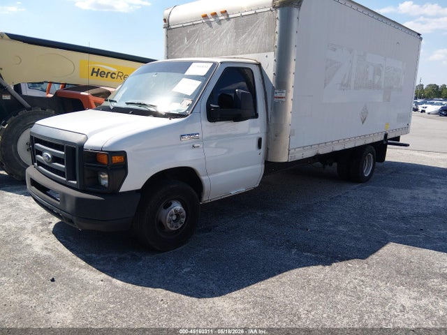 45160311 :رقم المزاد ، 1FDWE3FLXFDA22339 vin ، 2015 Ford E-350 Cutaway مزاد بيع