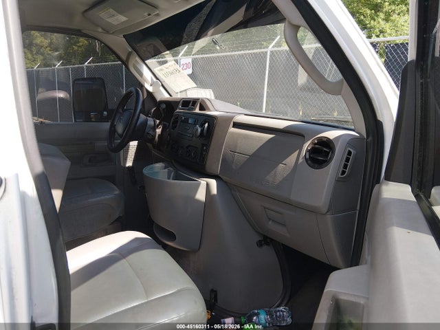 45160311 :رقم المزاد ، 1FDWE3FLXFDA22339 vin ، 2015 Ford E-350 Cutaway مزاد بيع