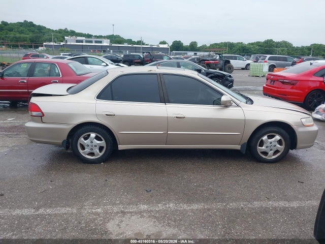 45160316 :رقم المزاد ، 1HGCG5667YA111282 vin ، 2000 Honda Accord 2.3 Ex مزاد بيع