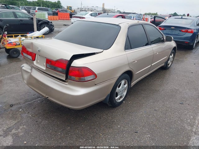 45160316 :رقم المزاد ، 1HGCG5667YA111282 vin ، 2000 Honda Accord 2.3 Ex مزاد بيع