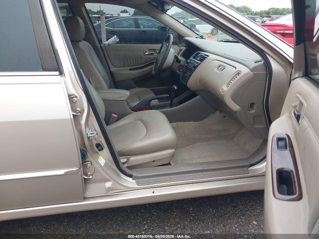 45160316 :رقم المزاد ، 1HGCG5667YA111282 vin ، 2000 Honda Accord 2.3 Ex مزاد بيع