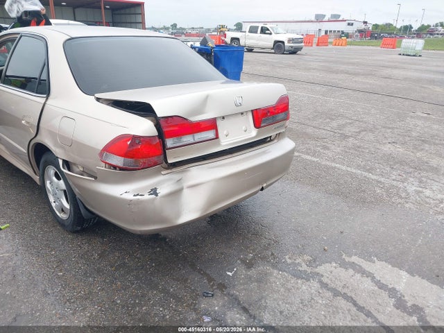 45160316 :رقم المزاد ، 1HGCG5667YA111282 vin ، 2000 Honda Accord 2.3 Ex مزاد بيع