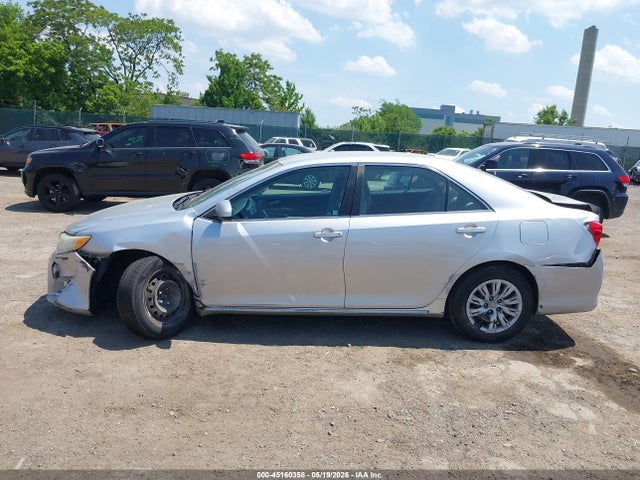 45160358 :رقم المزاد ، 4T4BF1FK5ER416780 vin ، 2014 Toyota Camry Le مزاد بيع