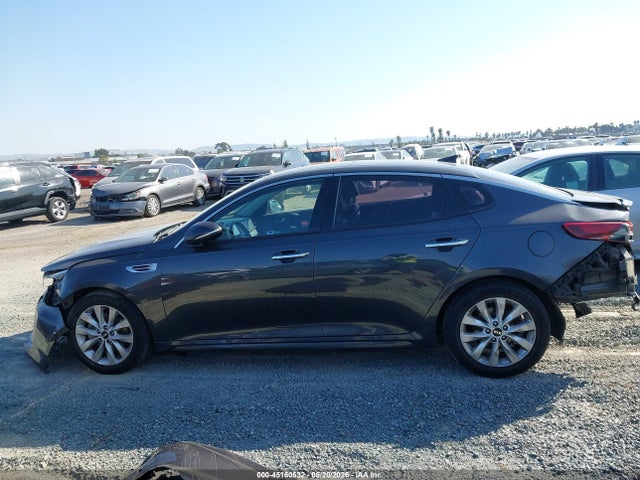 2018 Kia Optima S მანქანა იყიდება აუქციონზე, vin: 5XXGT4L37JG237104, აუქციონის ნომერი: 45160532